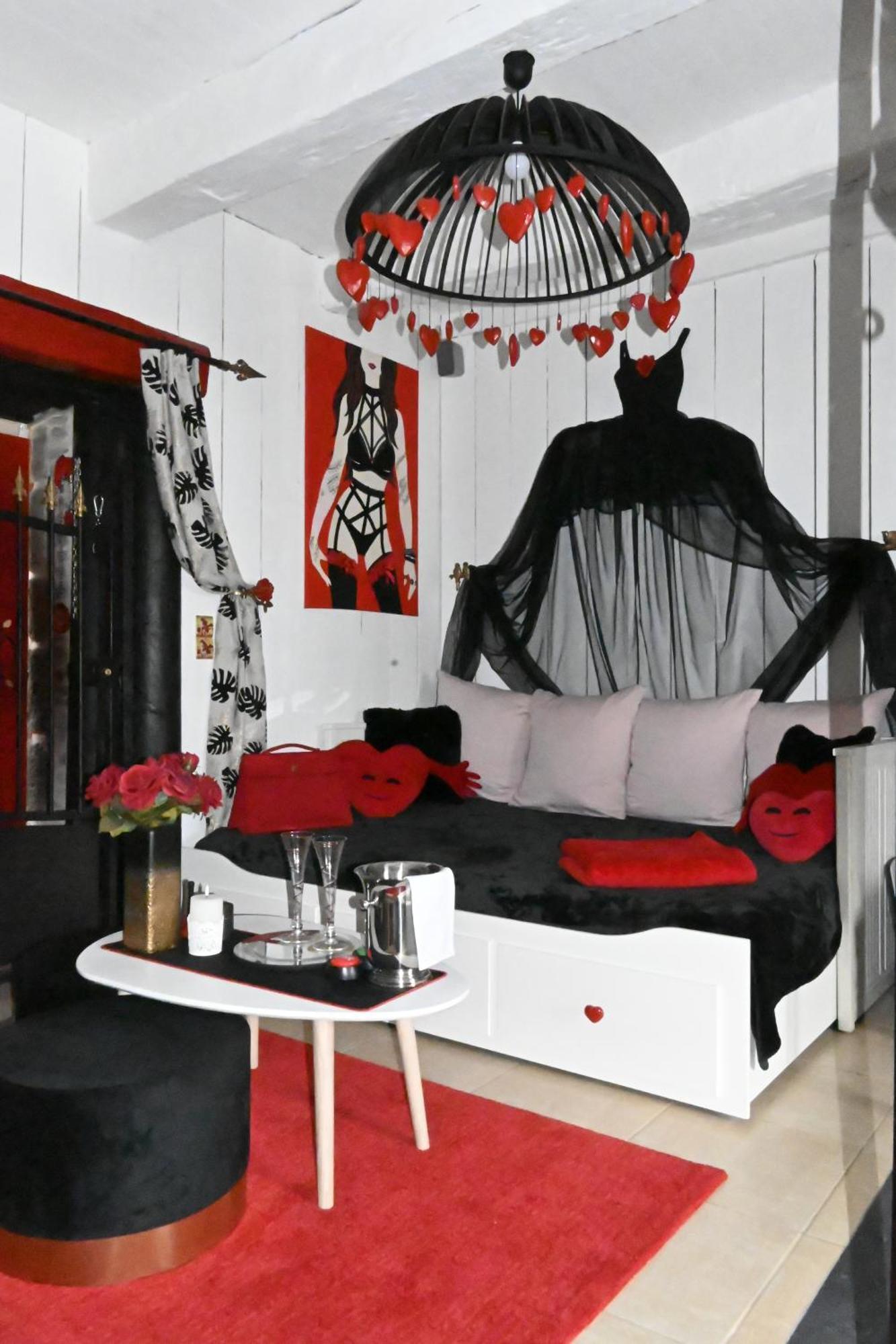 Love Room Donjon Dol In Love Bdsm Dol-de-Bretagne Bagian luar foto