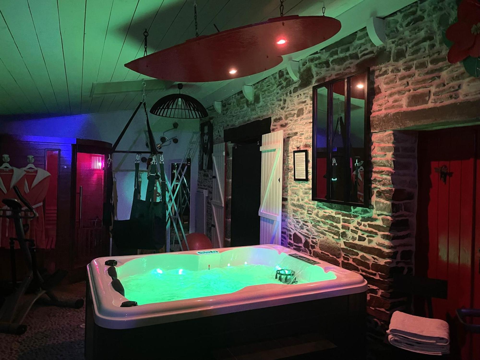 Love Room Donjon Dol In Love Bdsm Dol-de-Bretagne Bagian luar foto